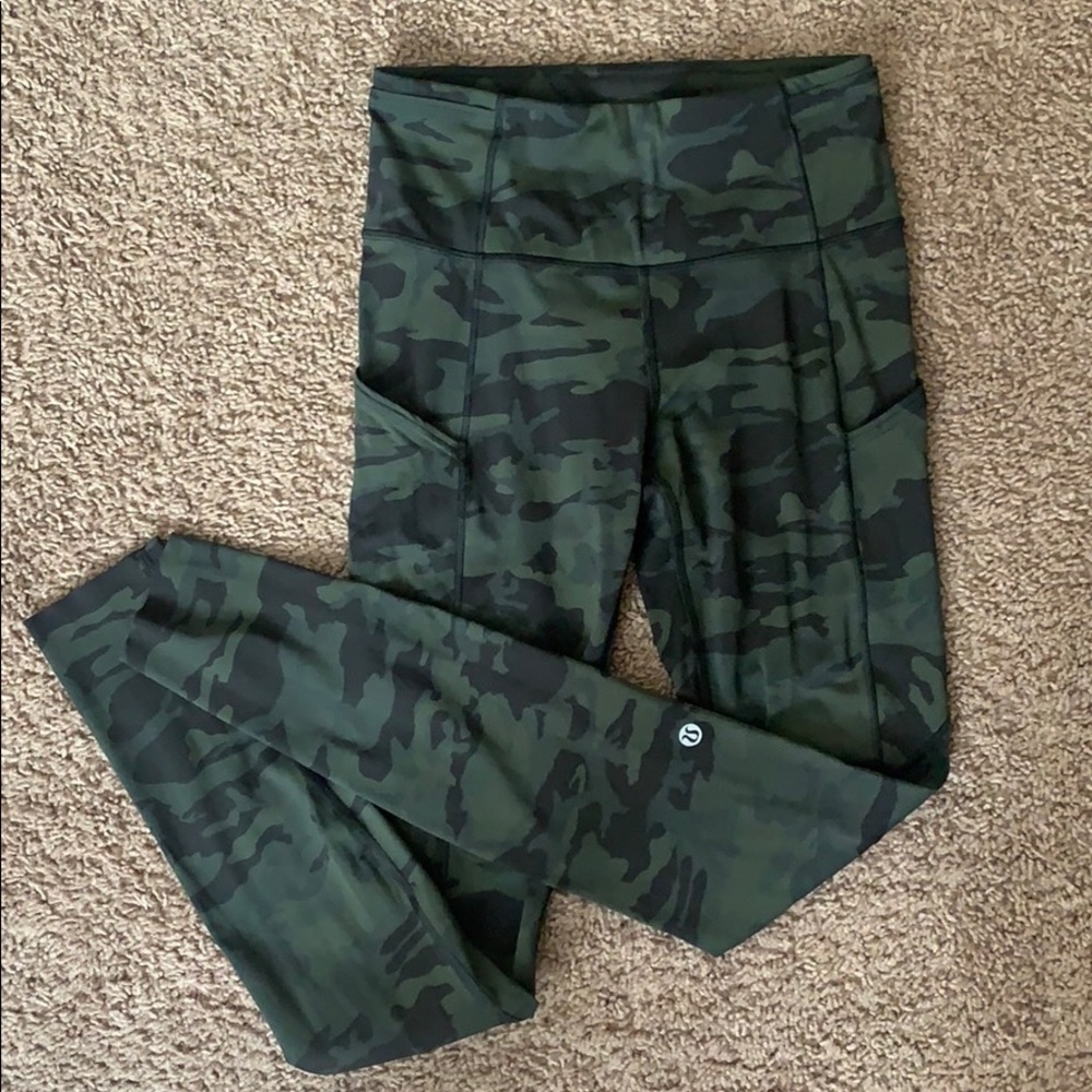 SOLD 28” Lululemon Speed Up Tights Camo